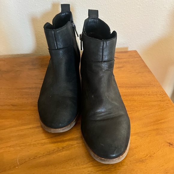 NWOT Lucky Brand Leather Boot - Picture 2 of 5